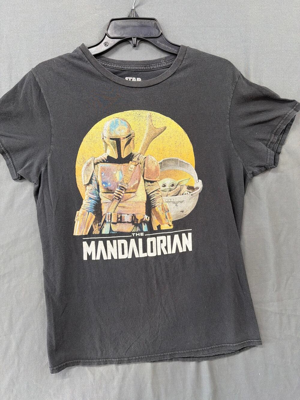 Star Wars Mandalorian Grogu Baby Yoda Mens M Black Graphic T Shirt Flawed